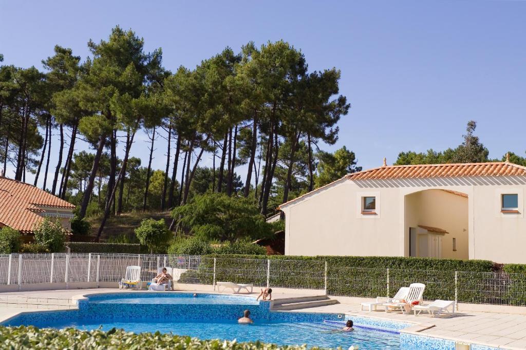 Madame Le Domaine De Vertmarines 3*